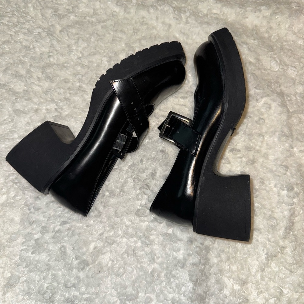 Platform round toe Steve Madden shoes - Picture 2 of 3
